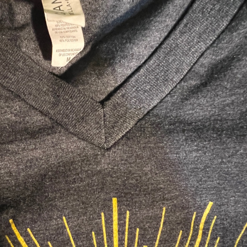 Graphic tee - Picture 2 of 2